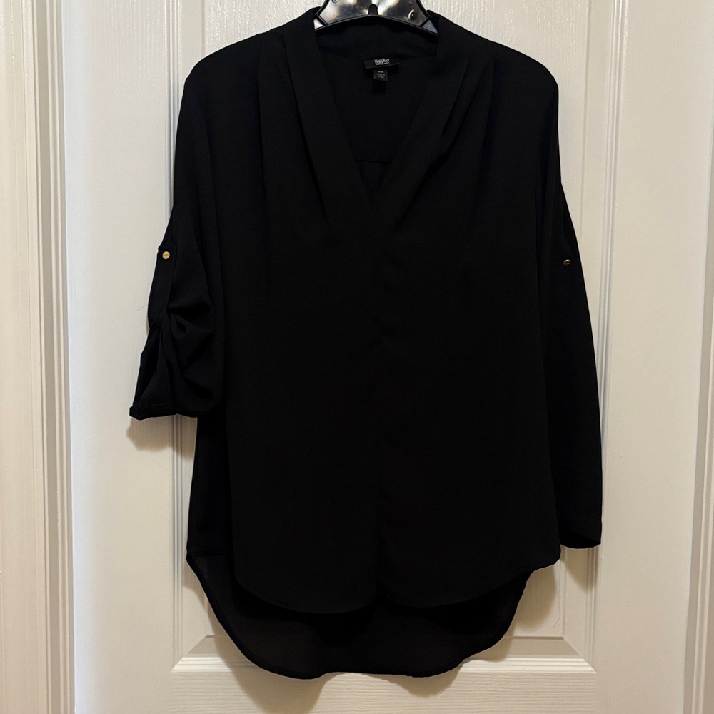 MossimoTarget Black V-Neck Roll-Tab sleeves blouse M polyester